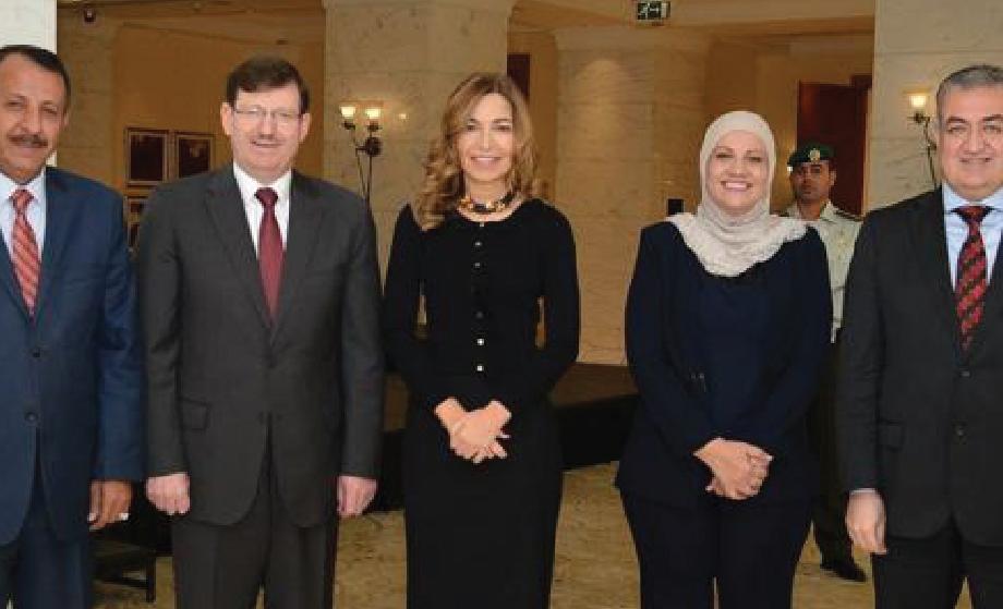 سمو الأميرة غيداء طلال تكرم الفائزين بمسابقة بالأقلام نحارب الدخان لعام 2018