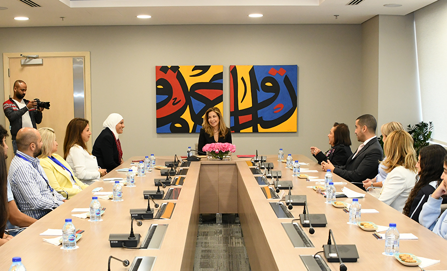سمو الأميرة غيداء طلال تجتمع بمدرسة المشرق الدولية