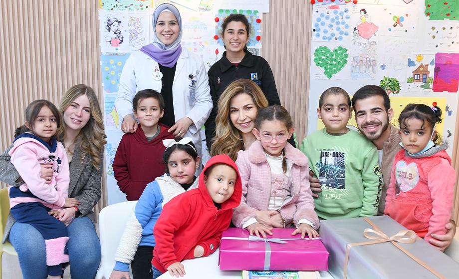 زيارة سمو الأميرة غيداء طلال لأطفال غزة في مركز الحسين للسرطان