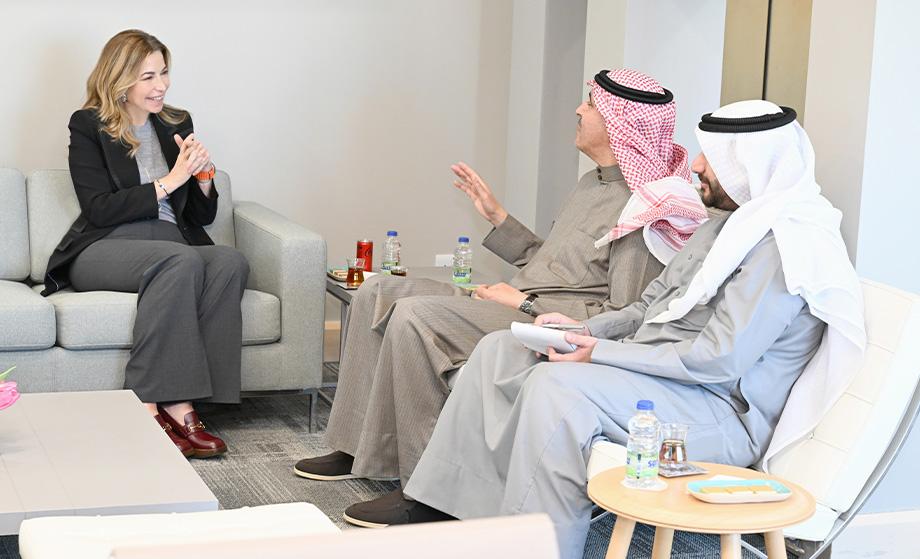  زيارة سعادة سفير دولة الكويت السيد حمد بن راشد المري إلى مركز الحسين للسرطان 