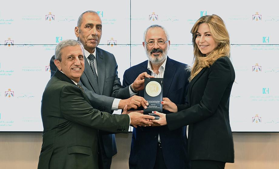مجلس النواب الأردن يدعم عيادة الألم في المركز