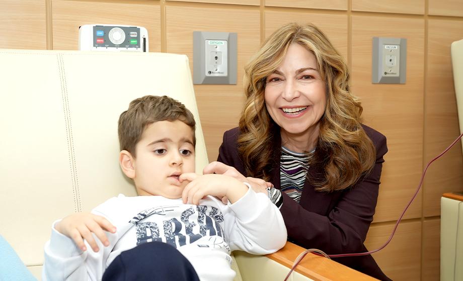 Princess Ghida Talal & Princess Rajaa bint Talal Visit KHCC’s Chemotherapy Patients