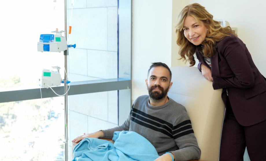 زيارة الأميرة غيداء طلال والأميرة رجاء للاطمئنان على مرضى السرطان