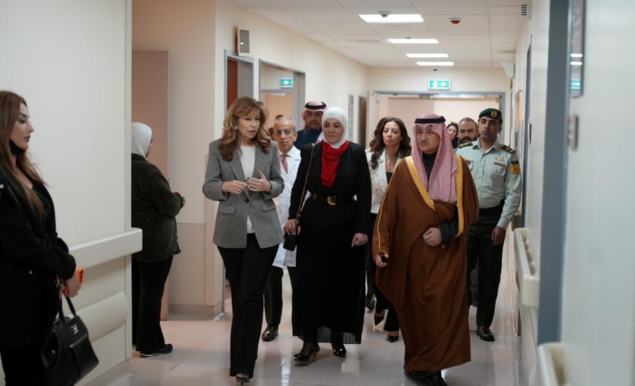 زيارة سموّ الأمير منصور بن خالد بن فرحان آل سعود، سفير خادم الحرمين الشريفين، إلى مركز الحسين للسرطان