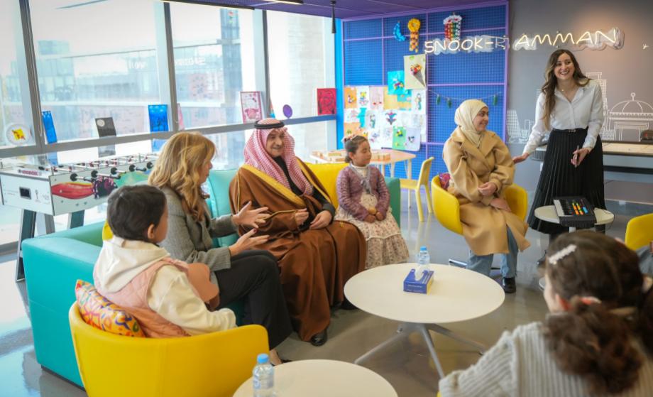 زيارة سموّ الأمير منصور بن خالد بن فرحان آل سعود، سفير خادم الحرمين الشريفين، إلى مركز الحسين للسرطان